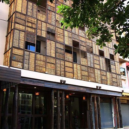 1 Nimman Gallery Hotel Chiang Mai Extérieur photo